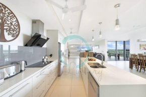 ZEN LUXURY: 2-Story 4-BR Penthouse in Darwin City with Mindal Markets & Harbour Views